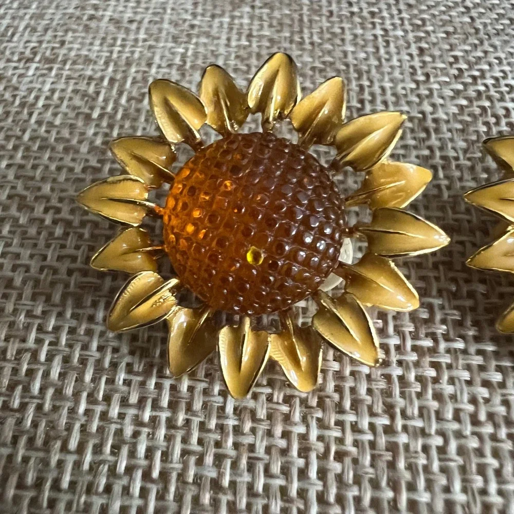 Graziano Vintage Sunflower Clip On Earrings Gold Amber Enamel 1.25
